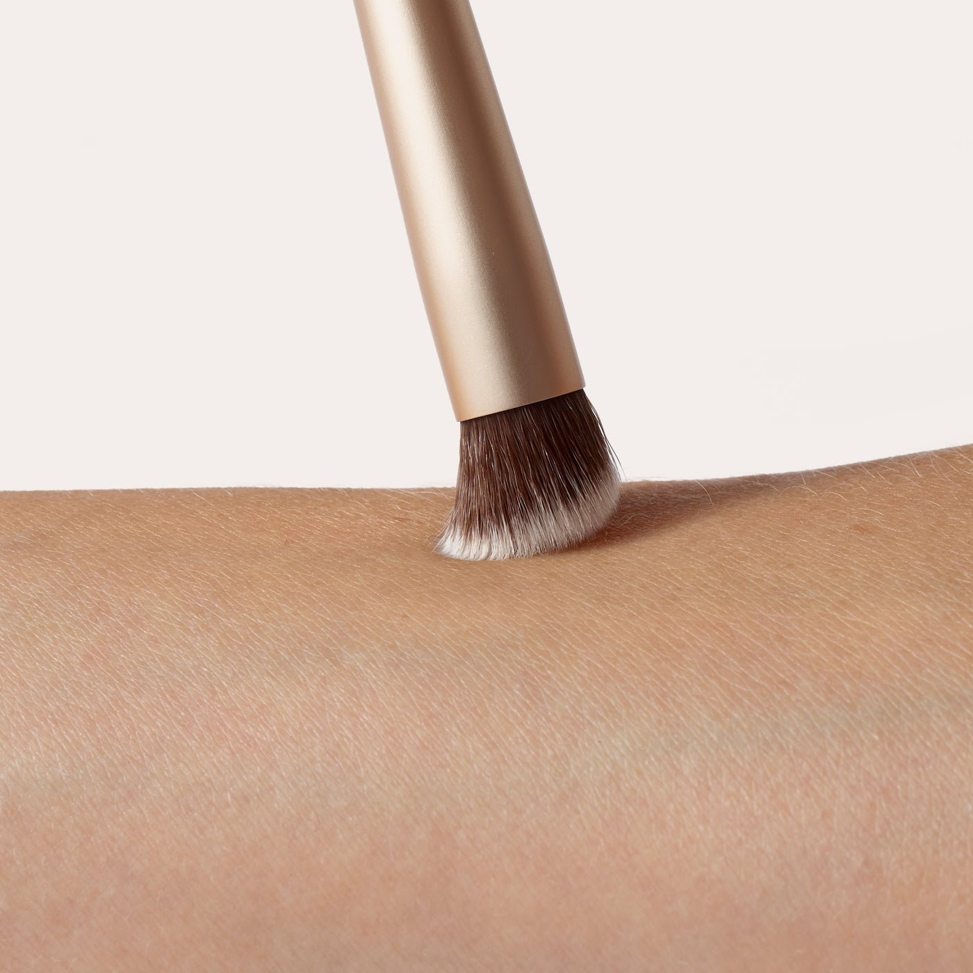 jane iredale Concealer Brush (Pro Series) - Harben House - Jane Iredale